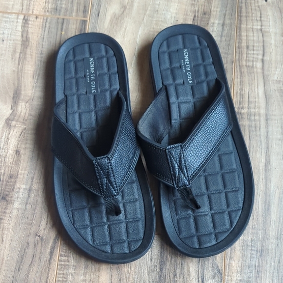 Kenneth Cole Men’s Black Florian Sandal Size 10.
